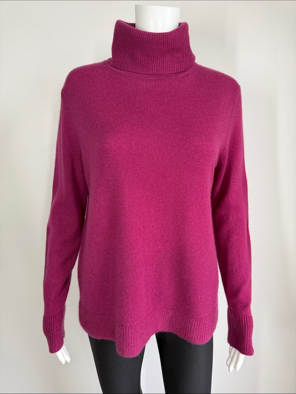 OGD One Grey Day Sloane Cashmere Turtleneck Sweater Pink Size Small Luxury Knit